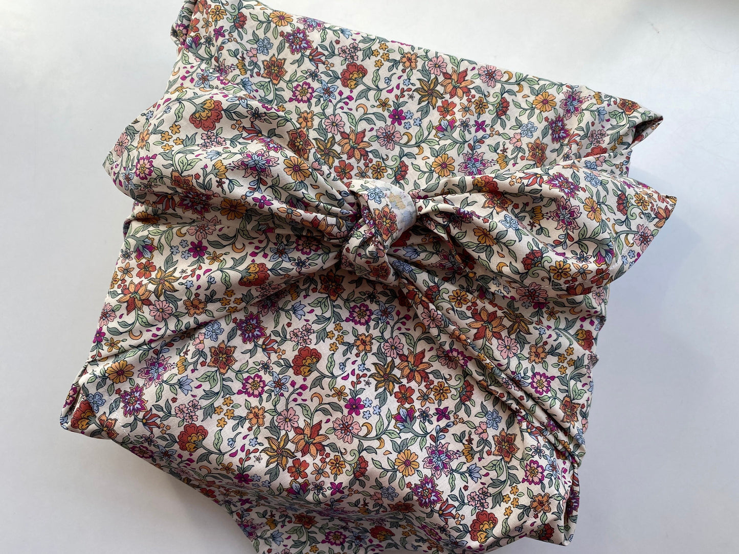 Furoshiki Geschenktücher mit Blumen Motiv, Größe S 35x 35cm, M 50x50cm, L 70x70cm, XL 90x90cm, Verpackung Stoff, Wrap Tuch