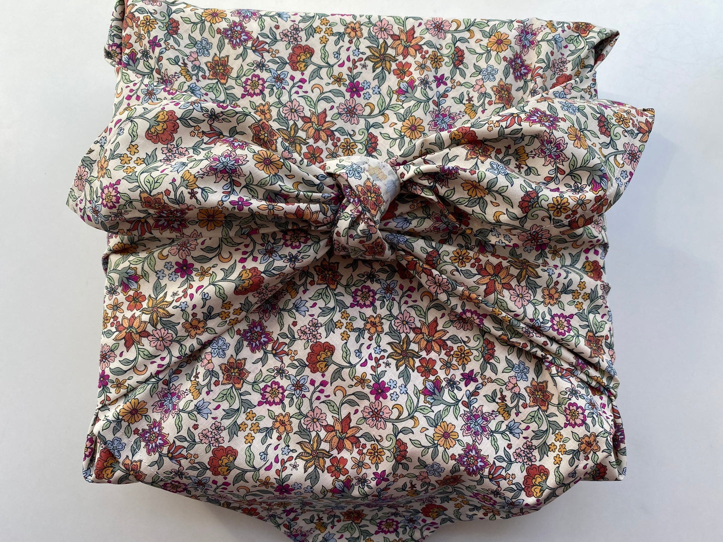 Furoshiki Geschenktücher mit Blumen Motiv, Größe S 35x 35cm, M 50x50cm, L 70x70cm, XL 90x90cm, Verpackung Stoff, Wrap Tuch